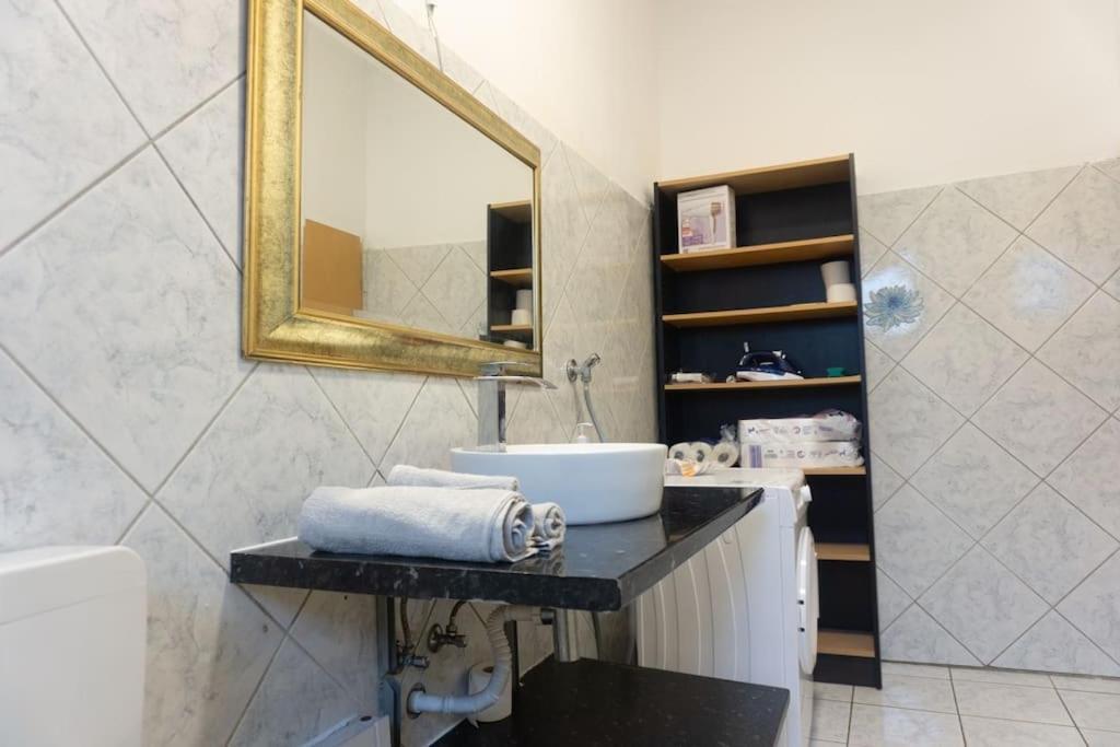 Apartment In Wuppertal - Charmante 3-Zimmer-Oase Mit Kamin Und Badewanne Dış mekan fotoğraf