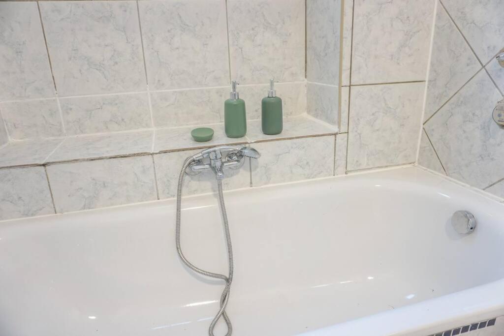 Apartment In Wuppertal - Charmante 3-Zimmer-Oase Mit Kamin Und Badewanne Dış mekan fotoğraf