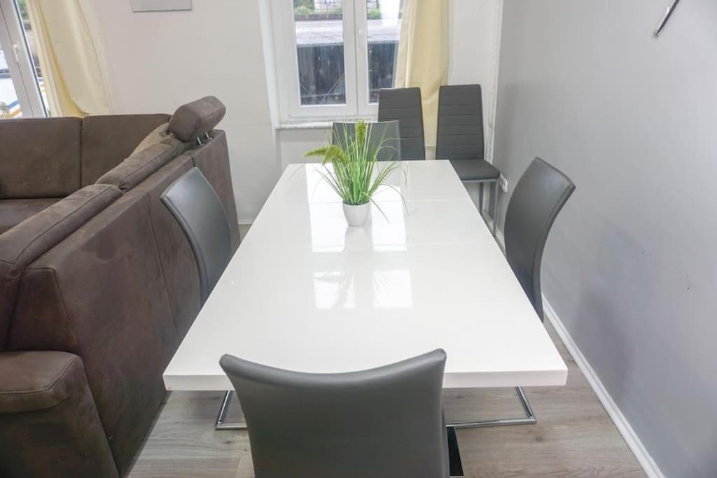 Apartment In Wuppertal - Charmante 3-Zimmer-Oase Mit Kamin Und Badewanne Dış mekan fotoğraf