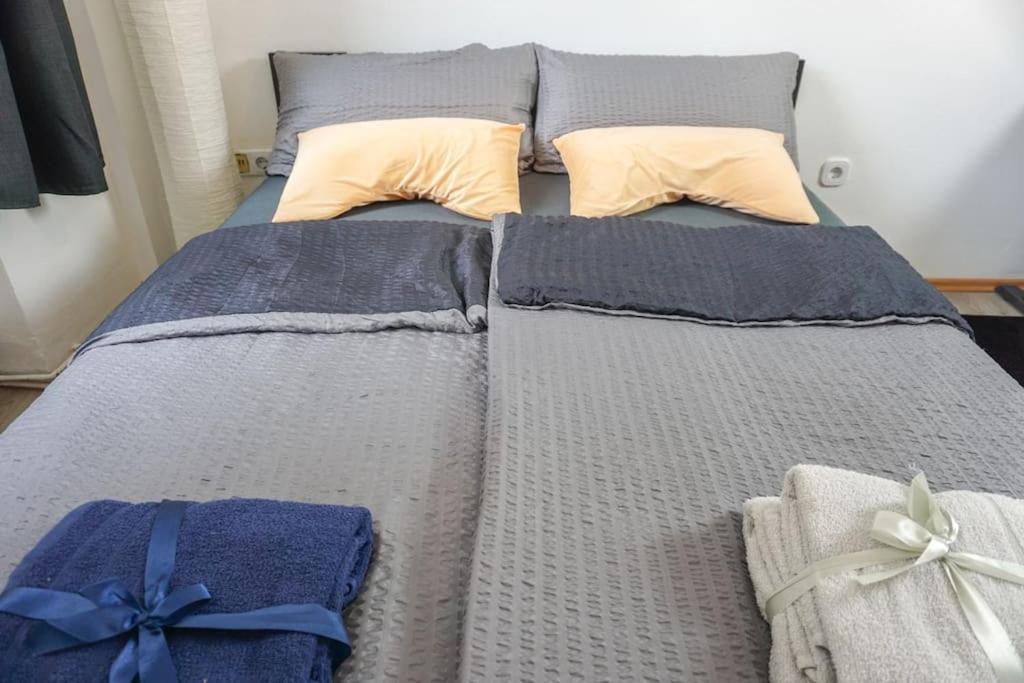 Apartment In Wuppertal - Charmante 3-Zimmer-Oase Mit Kamin Und Badewanne Dış mekan fotoğraf
